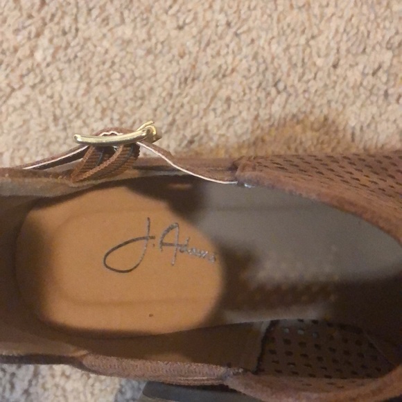 Brown booties with gold buckle - Picture 2 of 3